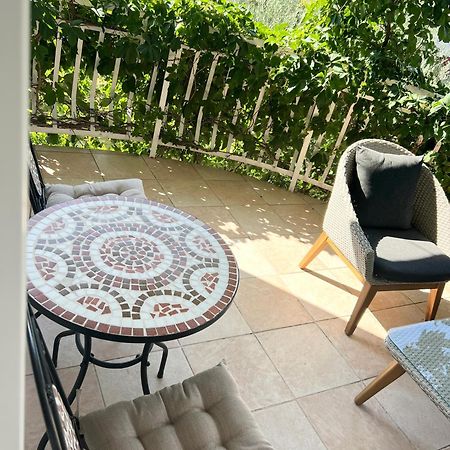 D.O.O. Yury Apartment Трогир Екстериор снимка