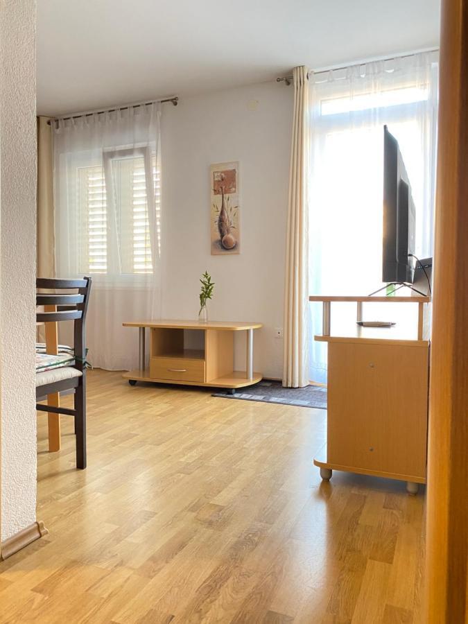 D.O.O. Yury Apartment Трогир Екстериор снимка