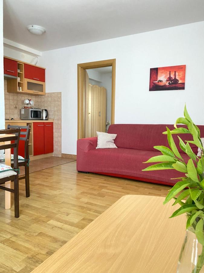 D.O.O. Yury Apartment Трогир Екстериор снимка