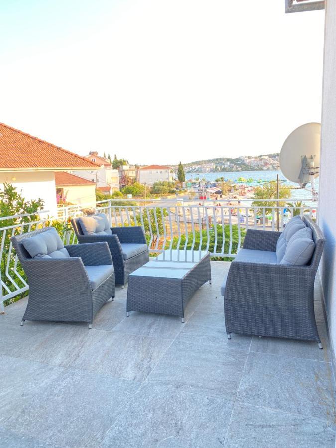 D.O.O. Yury Apartment Трогир Екстериор снимка
