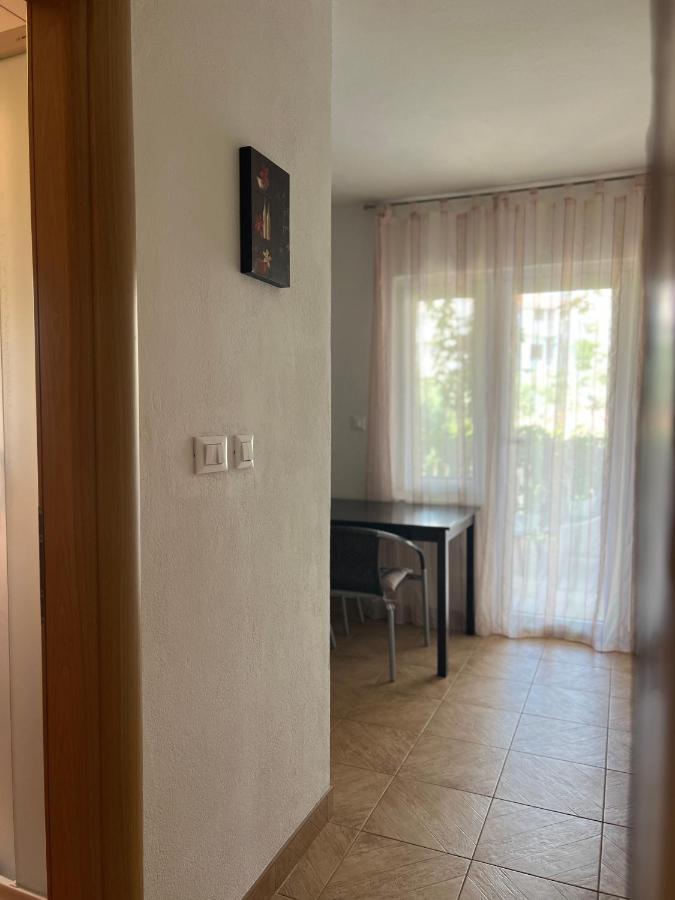 D.O.O. Yury Apartment Трогир Екстериор снимка