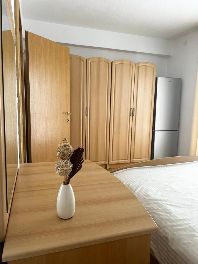 D.O.O. Yury Apartment Трогир Екстериор снимка