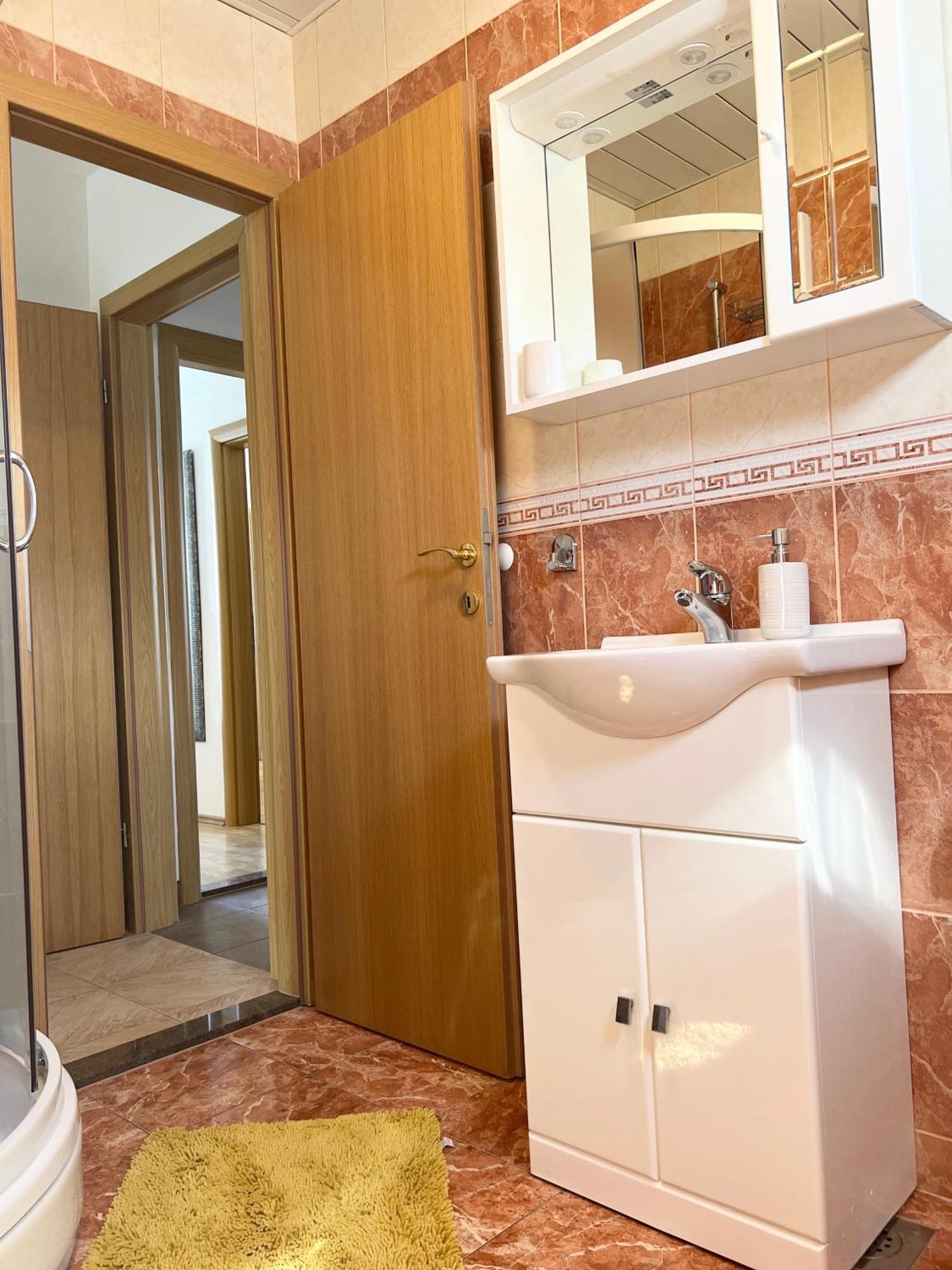 D.O.O. Yury Apartment Трогир Екстериор снимка