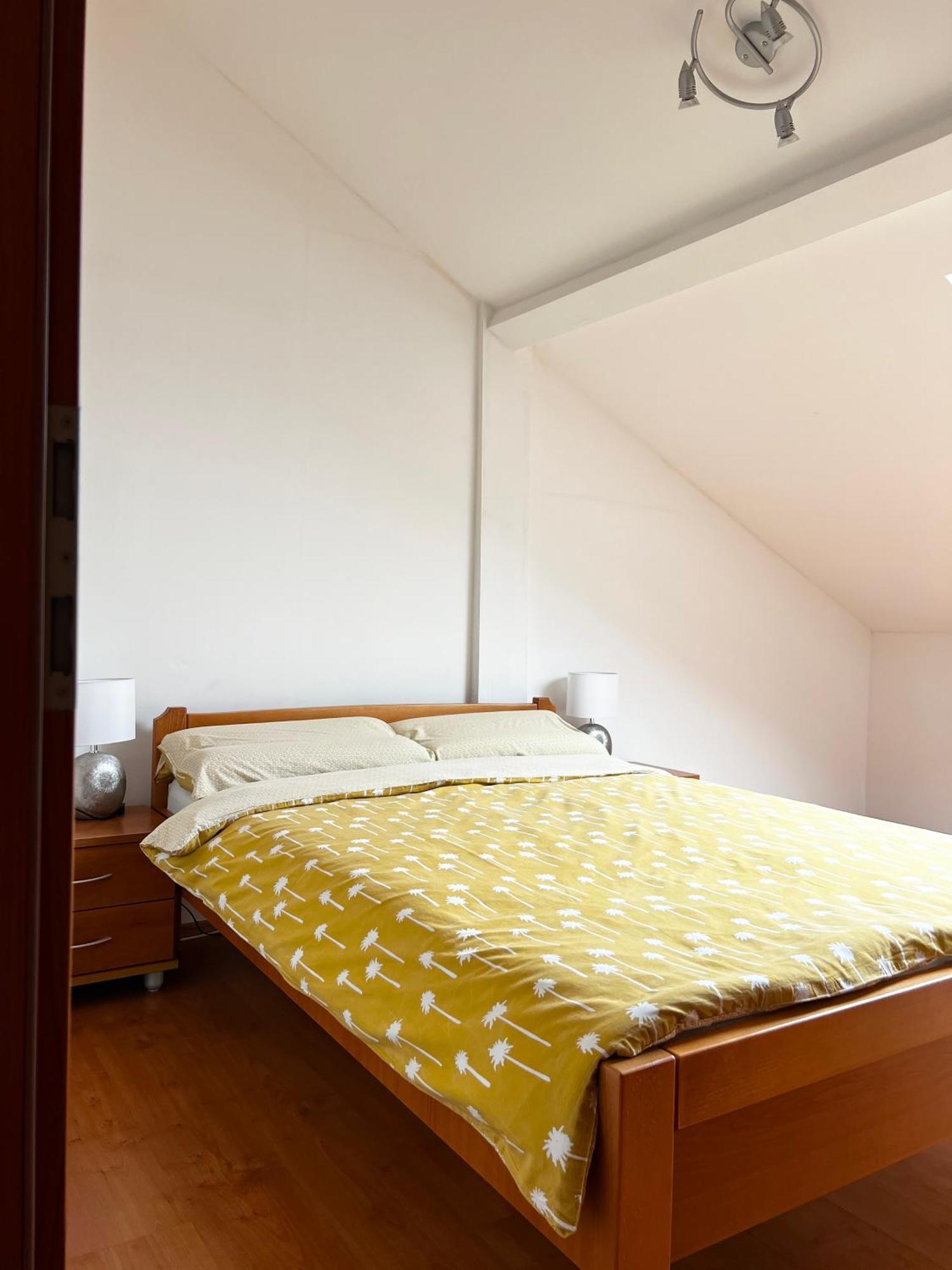 D.O.O. Yury Apartment Трогир Екстериор снимка