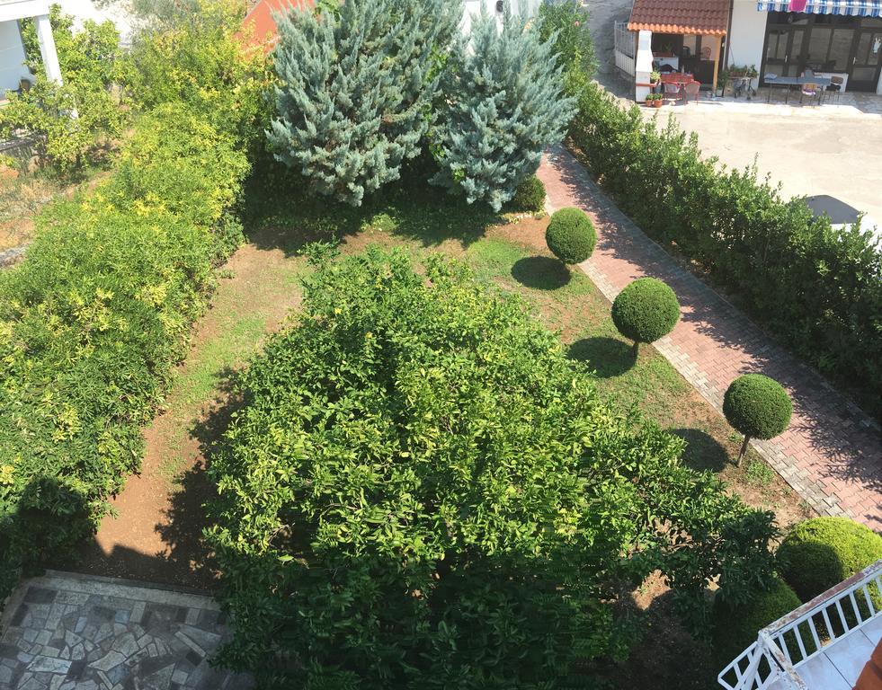 D.O.O. Yury Apartment Трогир Екстериор снимка