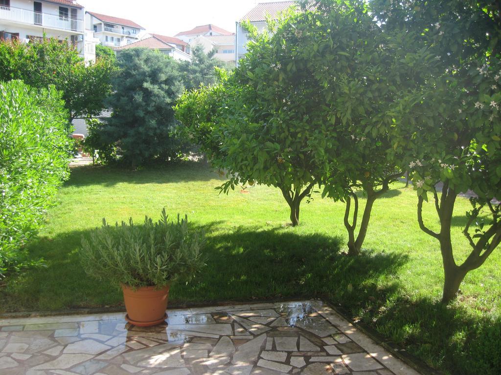 D.O.O. Yury Apartment Трогир Екстериор снимка